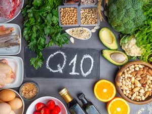 Coenzima Q10, es un potente antioxidante y participa en la obtención de energía en las mitocondrias, presente en el pescado azul y algunos aceites vegetales